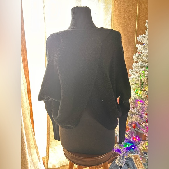 Elan size m cross, front turtleneck, sweater, thumb holes - Picture 8 of 9